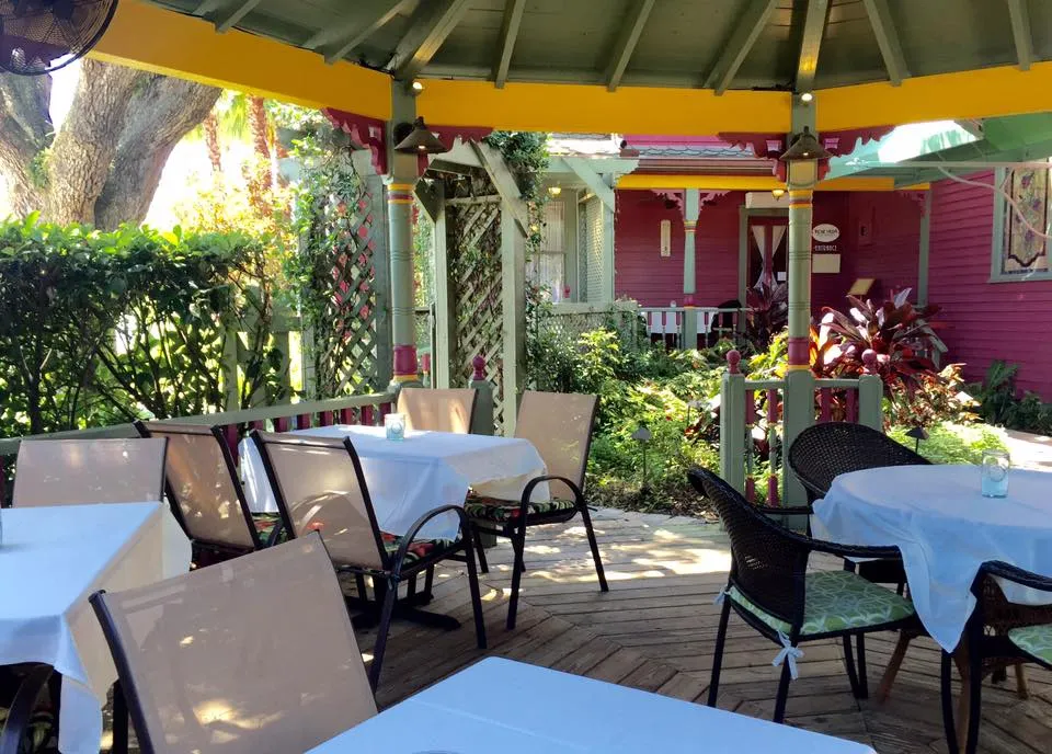 23621563-1906811392682169-7097240278763304151-n_library_74309